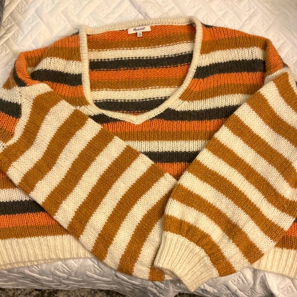 Madewell Sweaters - Madewell cropped sweater, bell sleeves, 2x